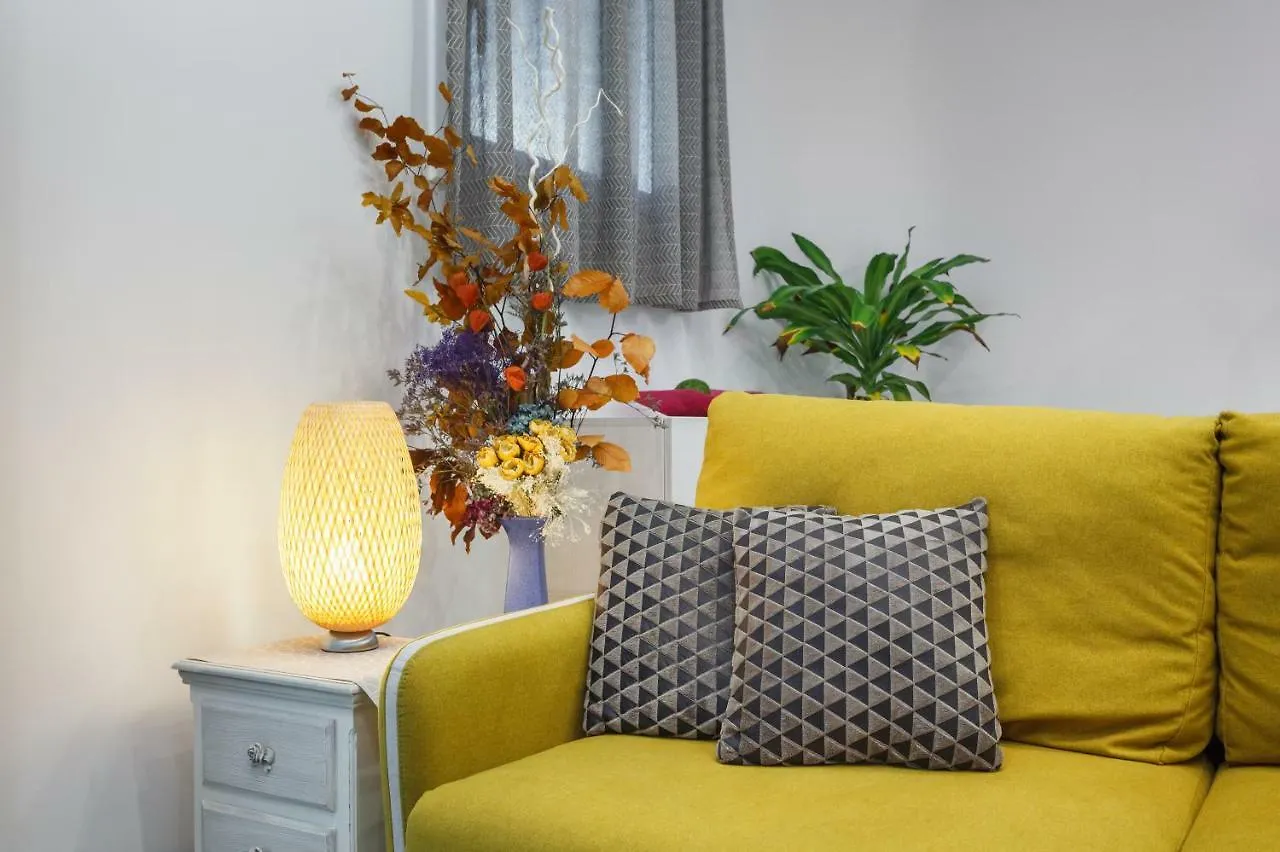 Beautiful Apartment 20 Minutes From City Center L'Hospitalet de Llobregat