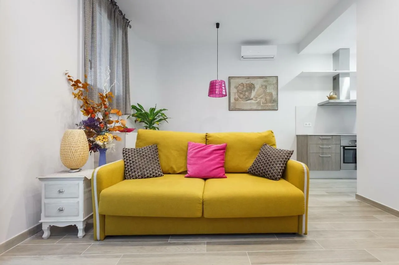 Beautiful Apartment 20 Minutes From City Center location