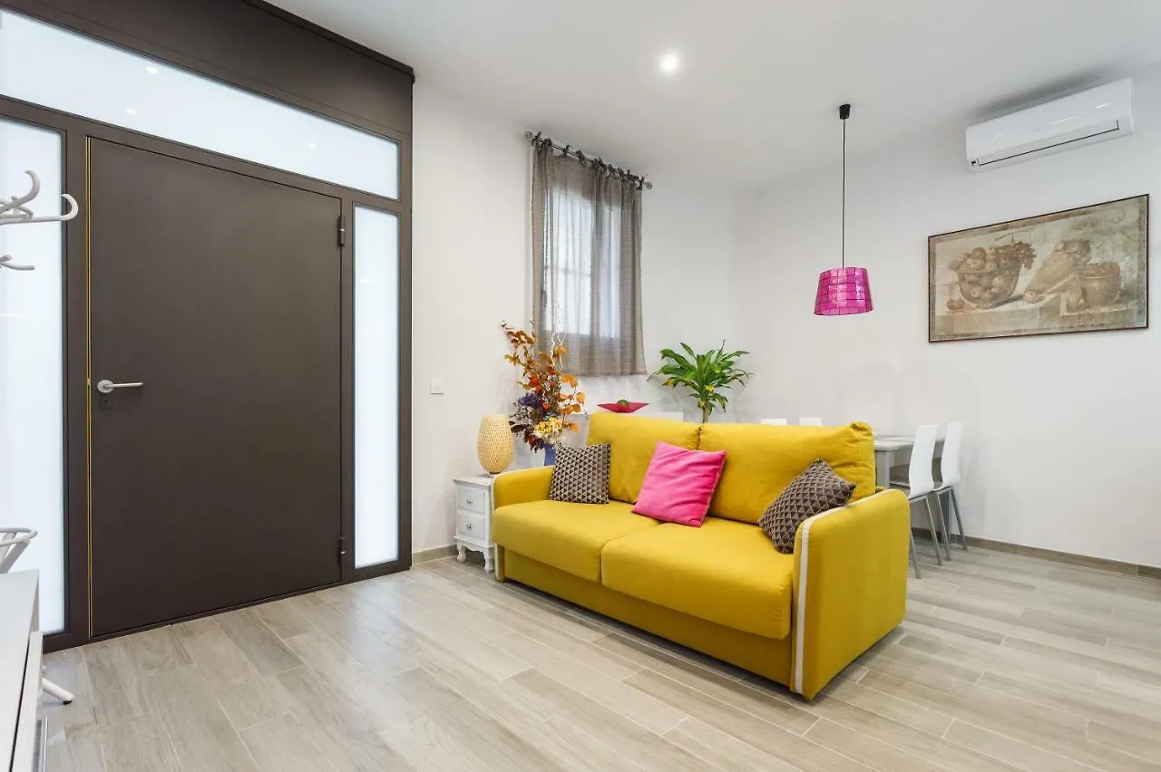 Beautiful Apartment 20 Minutes From City Center L'Hospitalet de Llobregat